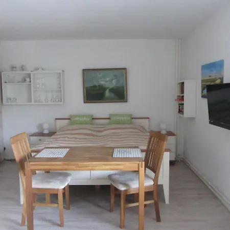 Luv-und-lee-apartment-19 *